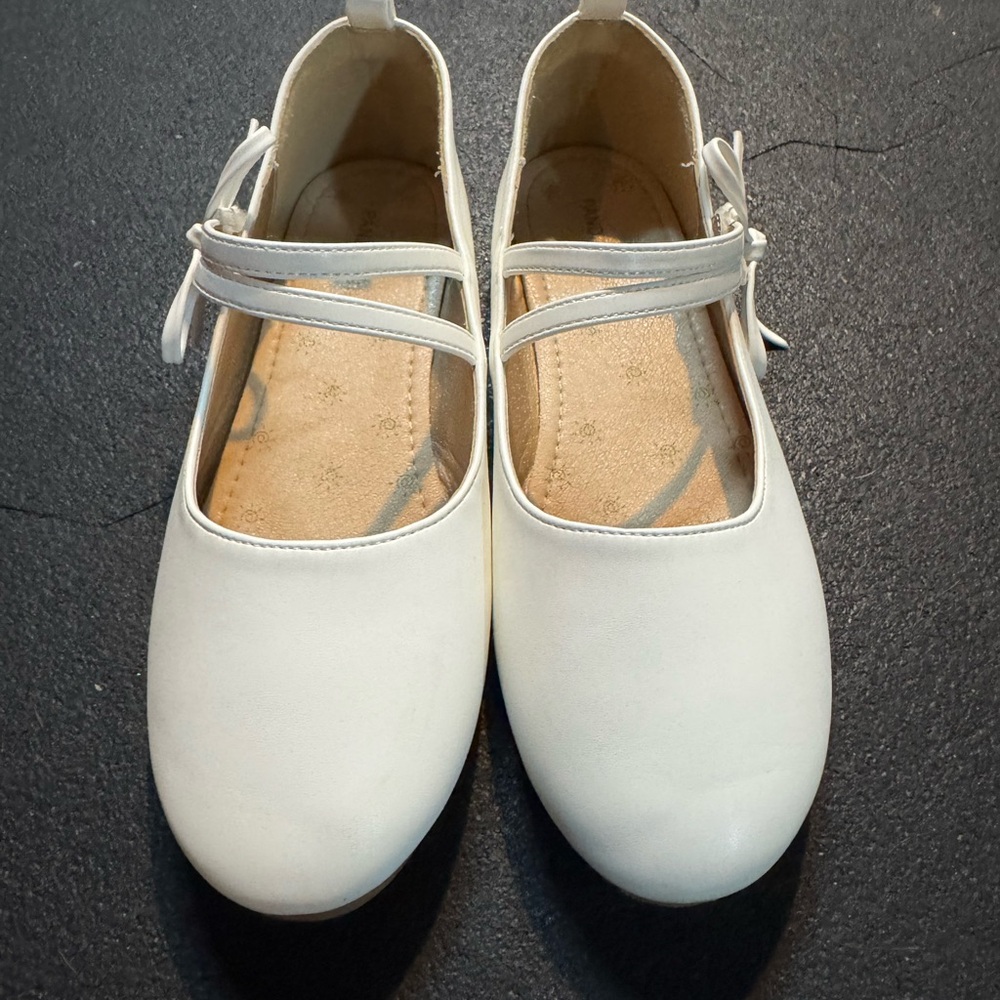 White Dress Shoes with Rounded Toe and Strap